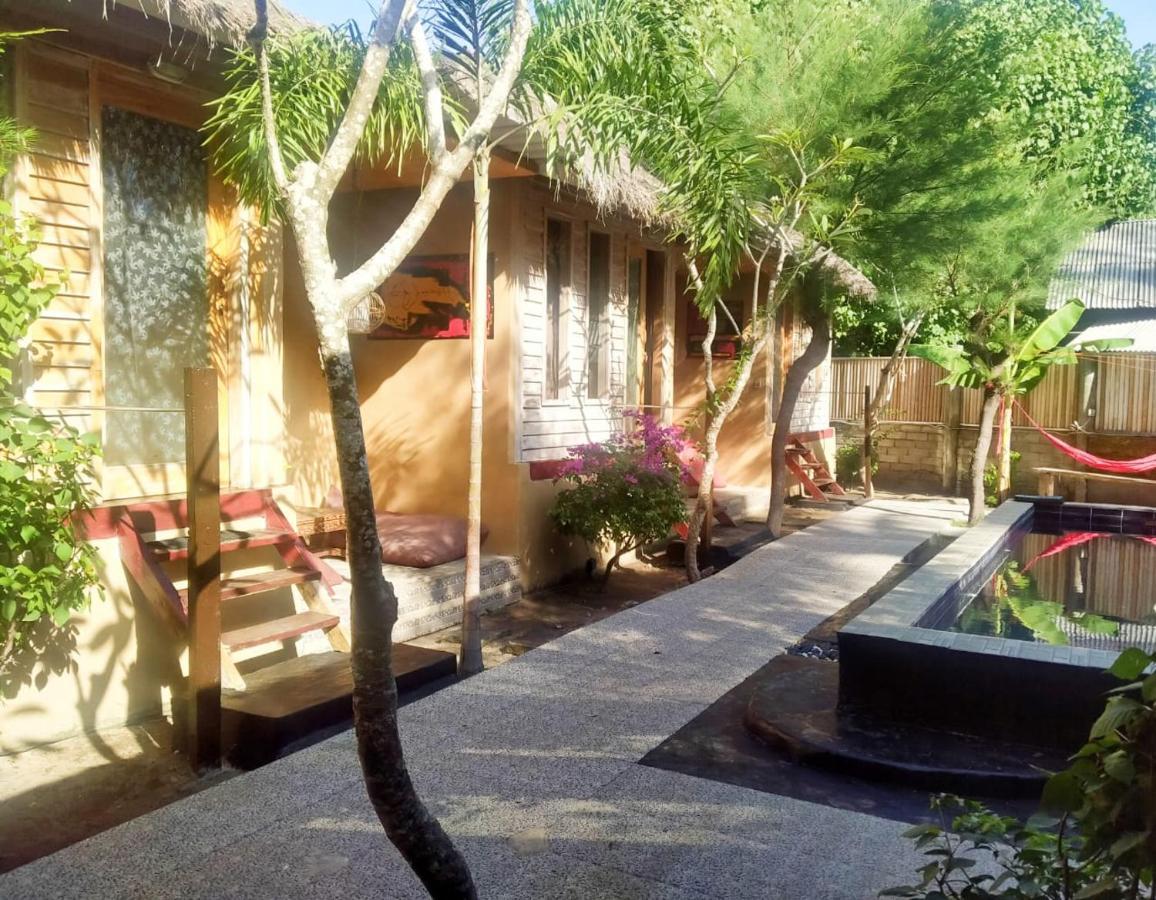 The Huts Villa กีลีตราวางัน ภายนอก รูปภาพ