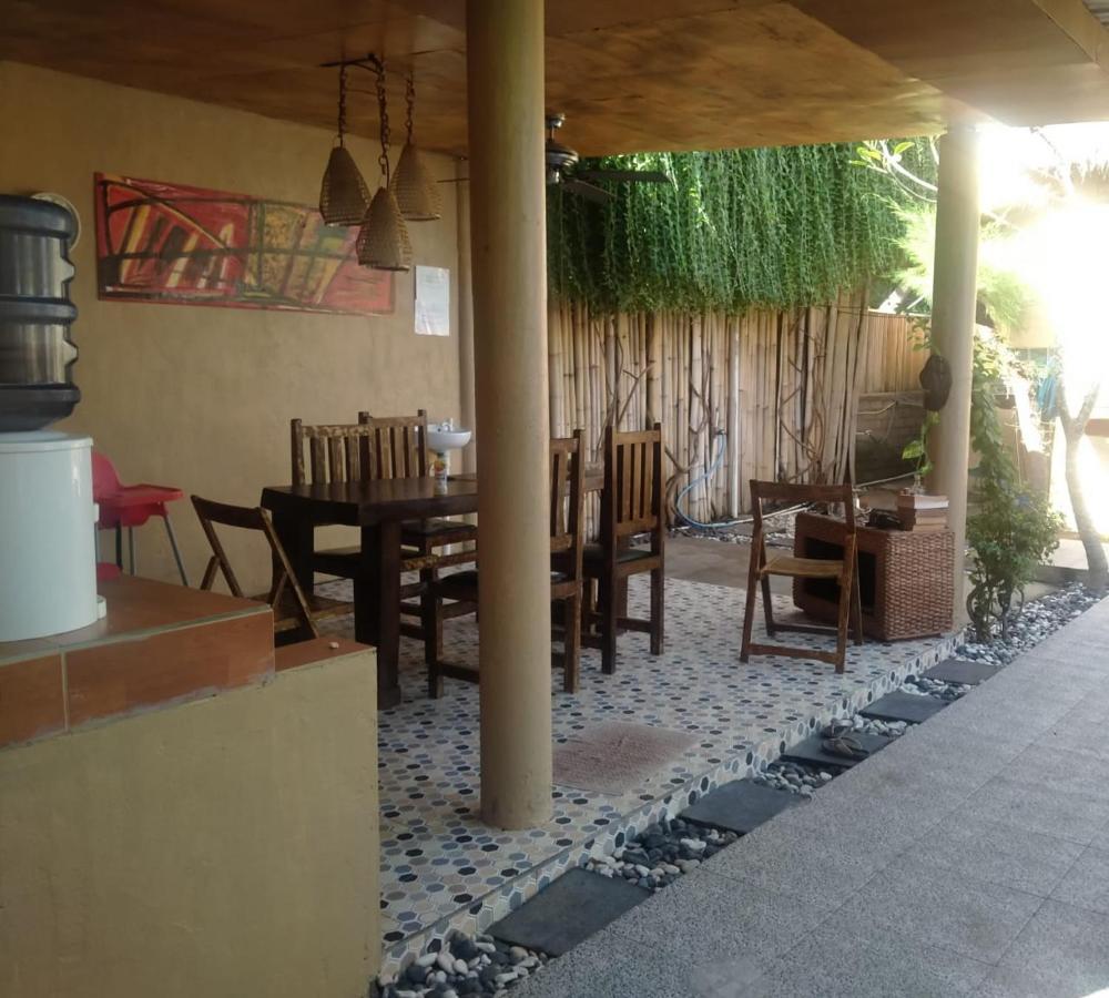 The Huts Villa กีลีตราวางัน ภายนอก รูปภาพ