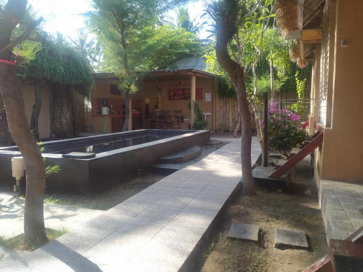 The Huts Villa กีลีตราวางัน ภายนอก รูปภาพ