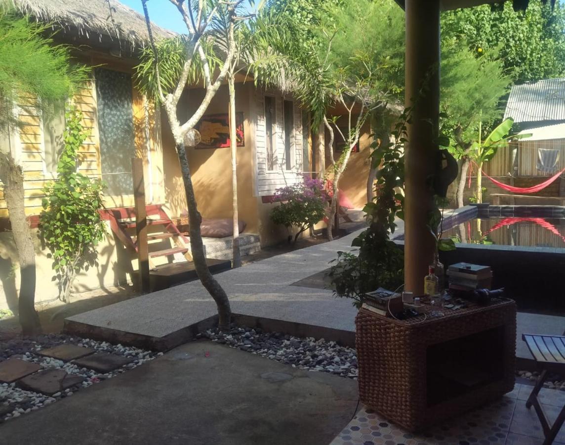 The Huts Villa กีลีตราวางัน ภายนอก รูปภาพ