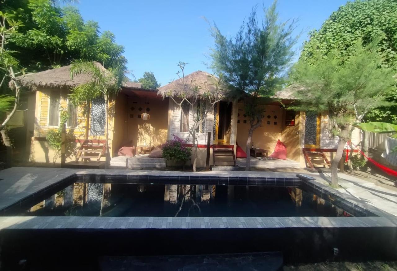 The Huts Villa กีลีตราวางัน ภายนอก รูปภาพ