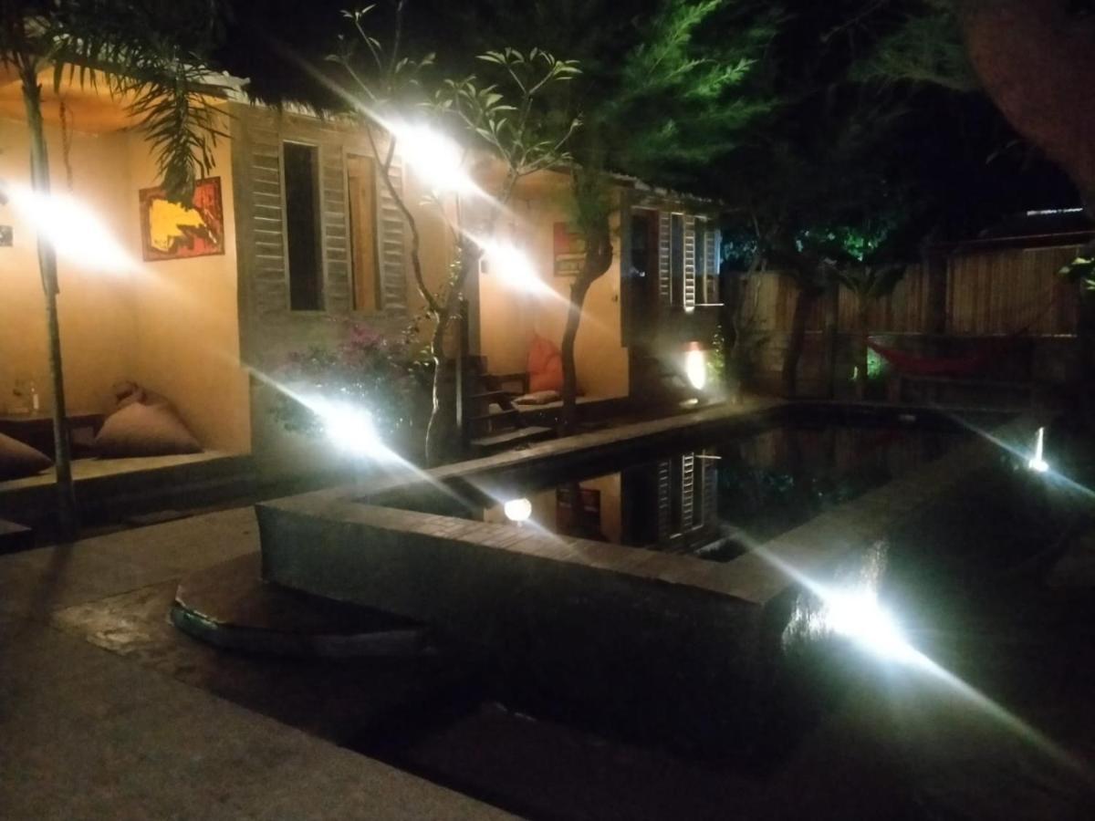 The Huts Villa กีลีตราวางัน ภายนอก รูปภาพ