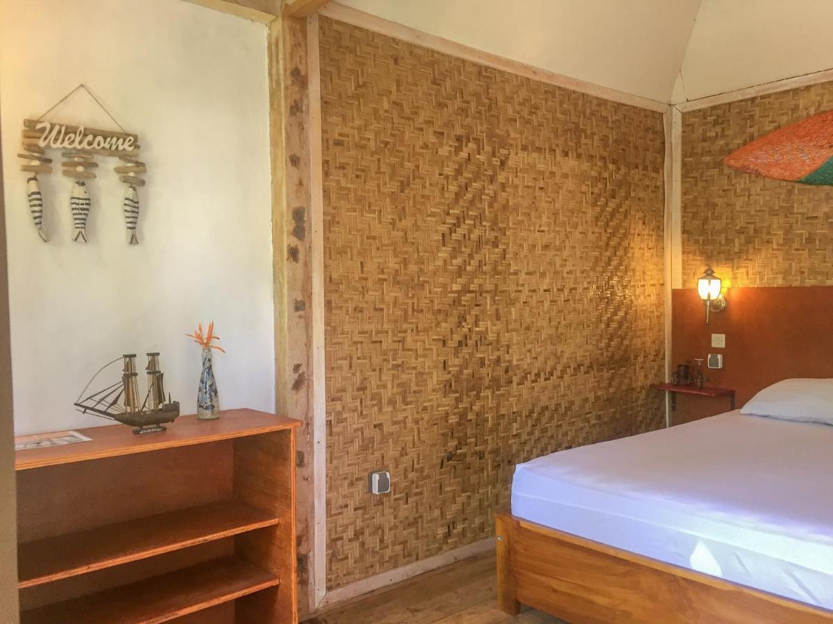 The Huts Villa กีลีตราวางัน ภายนอก รูปภาพ